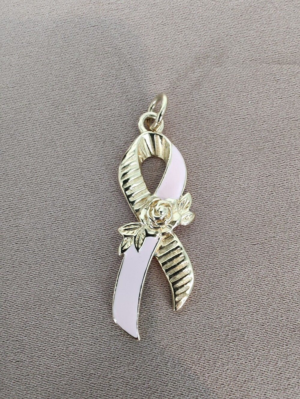 Avon Vintage Breast Cancer Pink Ribbon Rose Pendant